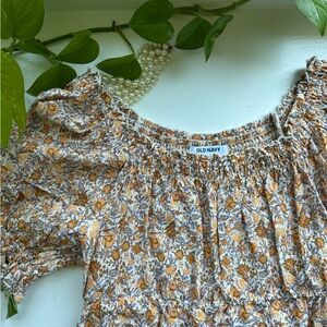 Old Navy Smocked Floral Puff Sleeve Top